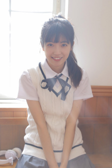 《年轻女教师》在线